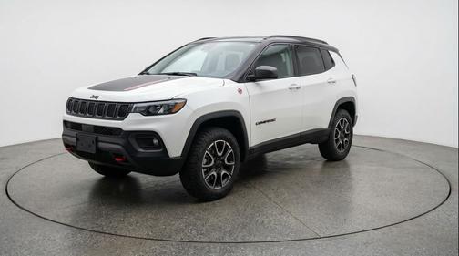 Bright White Clearcoat 2025 Jeep Compass Trailhawk