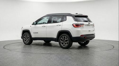 Bright White Clearcoat 2025 Jeep Compass Trailhawk
