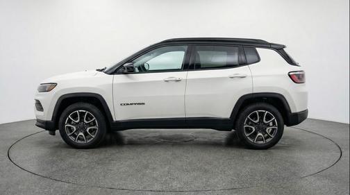 Bright White Clearcoat 2025 Jeep Compass Trailhawk