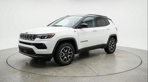 Bright White Clearcoat 2025 Jeep Compass Trailhawk
