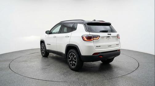 Bright White Clearcoat 2025 Jeep Compass Trailhawk