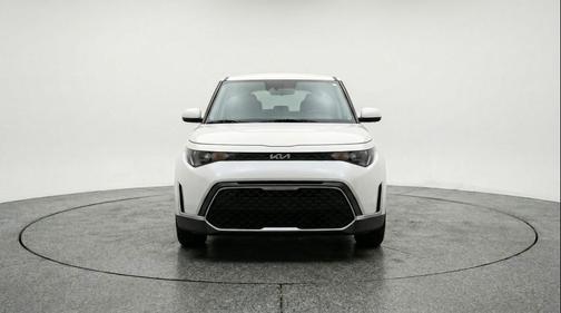Snow White Pearl 2025 Kia Soul LX