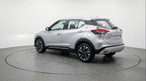 Gun Metallic 2026 Nissan Kicks SV