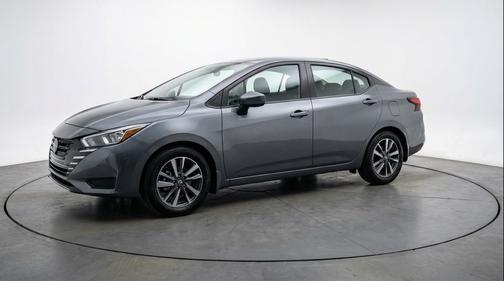 Gun Metallic 2025 Nissan Versa 1.6 SV