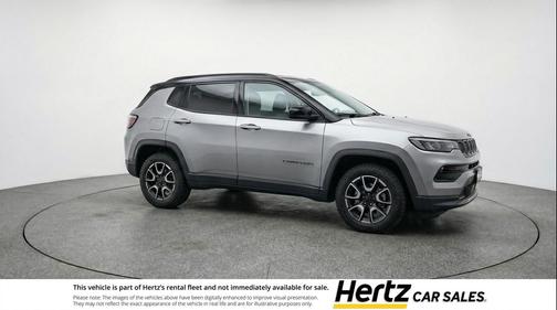 Silver Zynith Metallic Clearcoat 2025 Jeep Compass Trailhawk