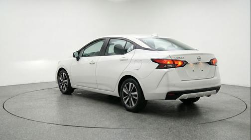 Aspen White Tricoat 2025 Nissan Versa 1.6 SV