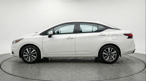 Aspen White Tricoat 2025 Nissan Versa 1.6 SV
