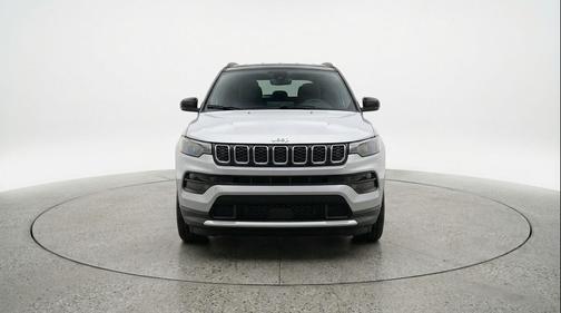 Silver Zynith Metallic Clearcoat 2025 Jeep Compass Limited