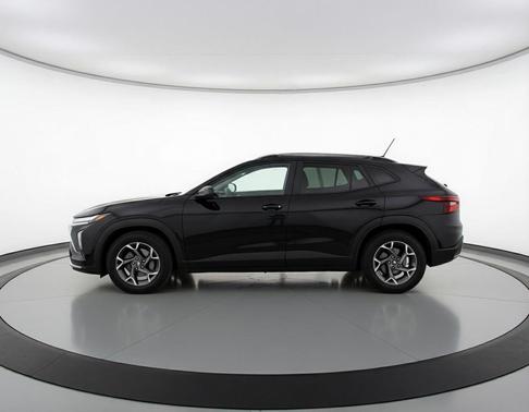 Mosaic Black Metallic 2025 Chevrolet Trax LT
