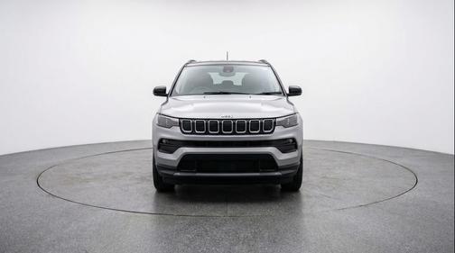 Silver Zynith Metallic Clearcoat 2025 Jeep Compass Limited
