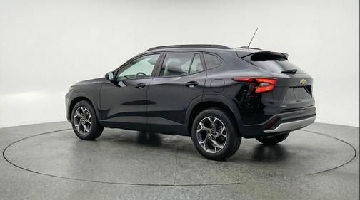 Mosaic Black Metallic 2025 Chevrolet Trax LT