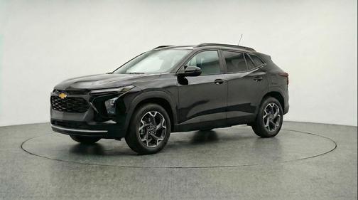 Mosaic Black Metallic 2025 Chevrolet Trax LT
