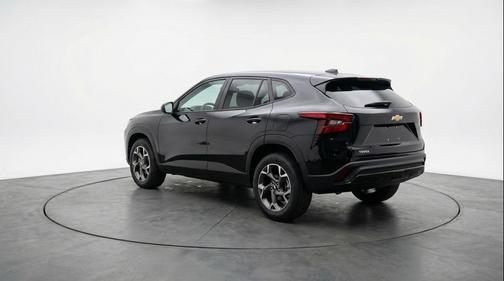 Mosaic Black Metallic 2025 Chevrolet Trax LT