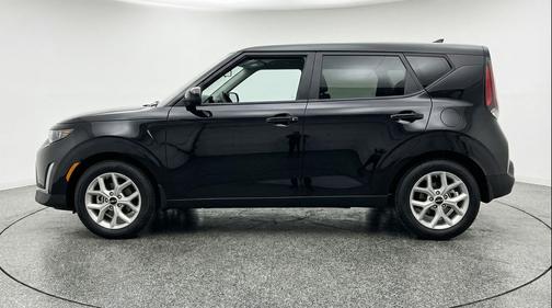 Fusion Black 2025 Kia Soul LX