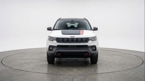 Bright White Clearcoat 2025 Jeep Compass Trailhawk
