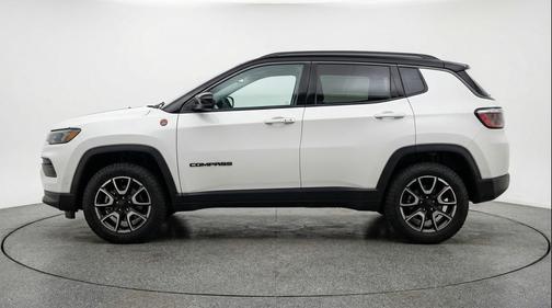 Bright White Clearcoat 2025 Jeep Compass Trailhawk