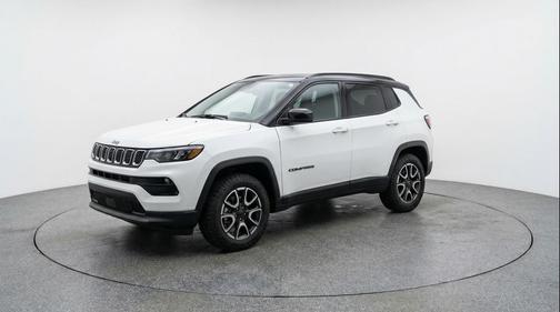 Bright White Clearcoat 2025 Jeep Compass Trailhawk