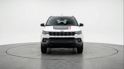 Bright White Clearcoat 2025 Jeep Compass Trailhawk