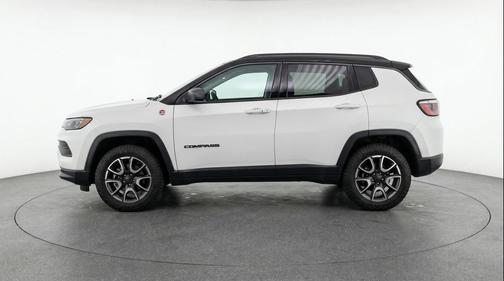 Bright White Clearcoat 2025 Jeep Compass Trailhawk