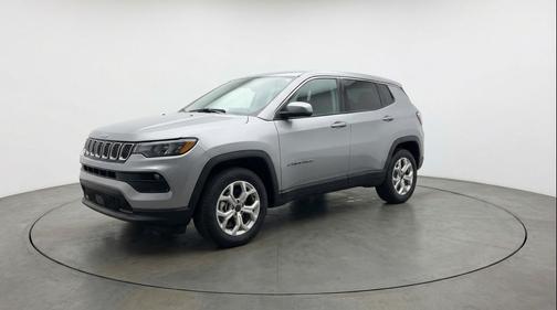 Silver Zynith Metallic Clearcoat 2025 Jeep Compass Latitude
