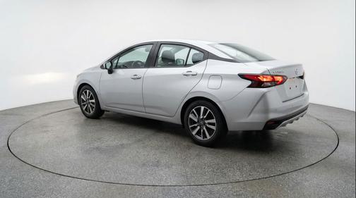 Brilliant Silver Metallic 2025 Nissan Versa 1.6 SV