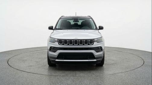 Silver Zynith Metallic Clearcoat 2025 Jeep Compass Limited