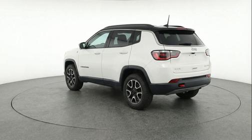 Bright White Clearcoat 2025 Jeep Compass Trailhawk