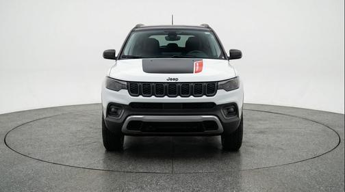 Bright White Clearcoat 2025 Jeep Compass Trailhawk