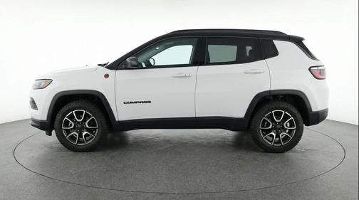 Bright White Clearcoat 2025 Jeep Compass Trailhawk
