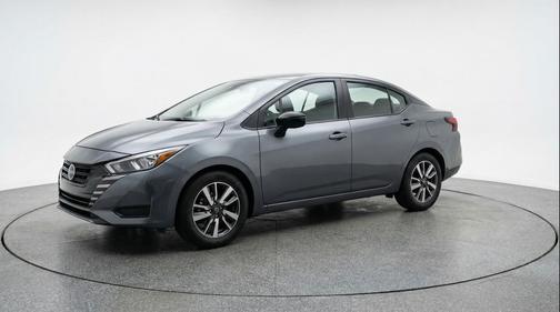 Gun Metallic 2025 Nissan Versa 1.6 SV