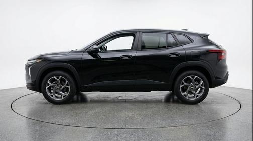 Mosaic Black Metallic 2025 Chevrolet Trax LT