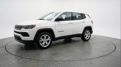 Bright White Clearcoat 2025 Jeep Compass Latitude