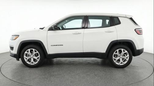 Bright White Clearcoat 2025 Jeep Compass Latitude