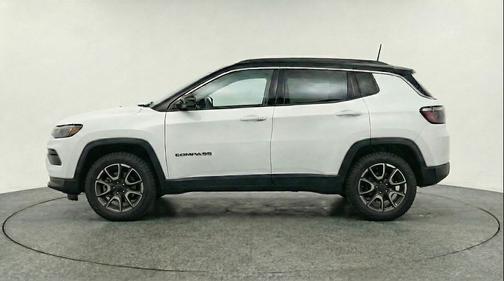 Bright White Clearcoat 2025 Jeep Compass Trailhawk