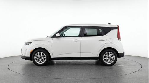 Snow White Pearl 2025 Kia Soul LX