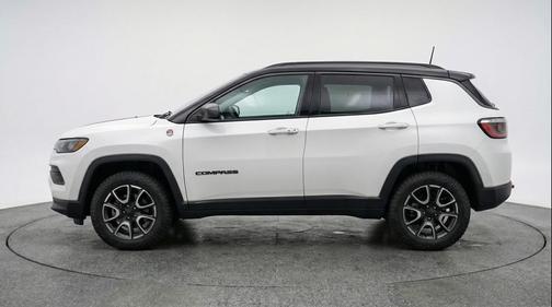 Bright White Clearcoat 2025 Jeep Compass Trailhawk