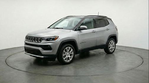 Silver Zynith Metallic Clearcoat 2025 Jeep Compass Limited