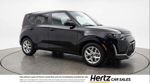 Fusion Black 2025 Kia Soul LX