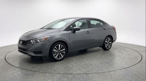 Gun Metallic 2025 Nissan Versa 1.6 SV