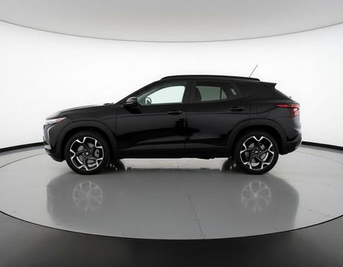 Mosaic Black Metallic 2025 Chevrolet Trax LT