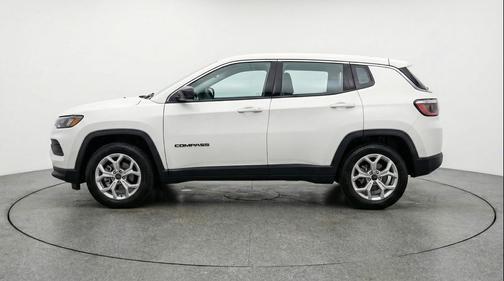Bright White Clearcoat 2025 Jeep Compass Latitude