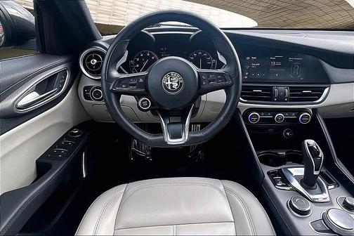 2020 Alfa Romeo Giulia Sport