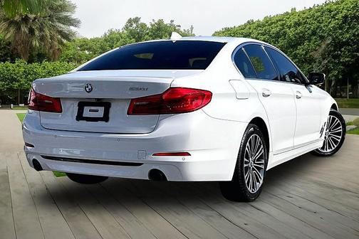 2019 BMW 530 530i