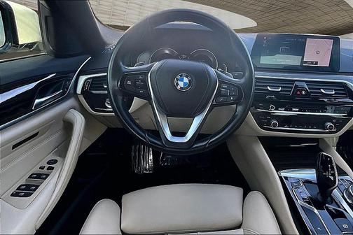2019 BMW 530 530i