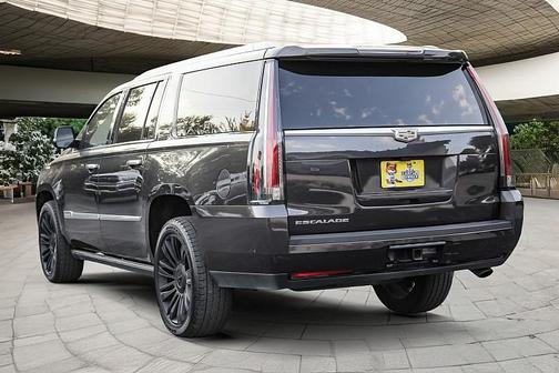 2018 Cadillac Escalade ESV Platinum