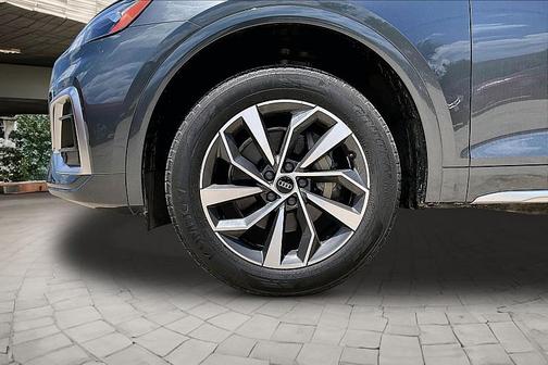 Daytona Gray Pearl Effect 2022 Audi Q5 45 S line Premium