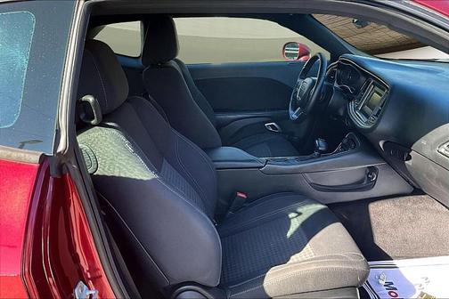 2017 Dodge Challenger SXT