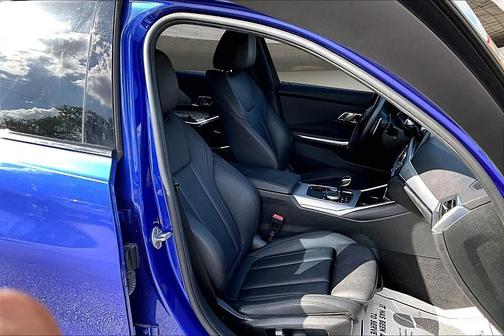 Portimao Blue Metallic 2021 BMW 330 330i