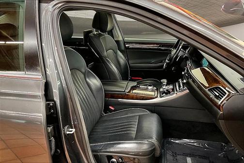 Himalayan Gray 2019 Genesis G90 5.0 Ultimate