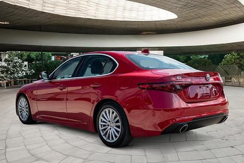 2021 Alfa Romeo Giulia Base
